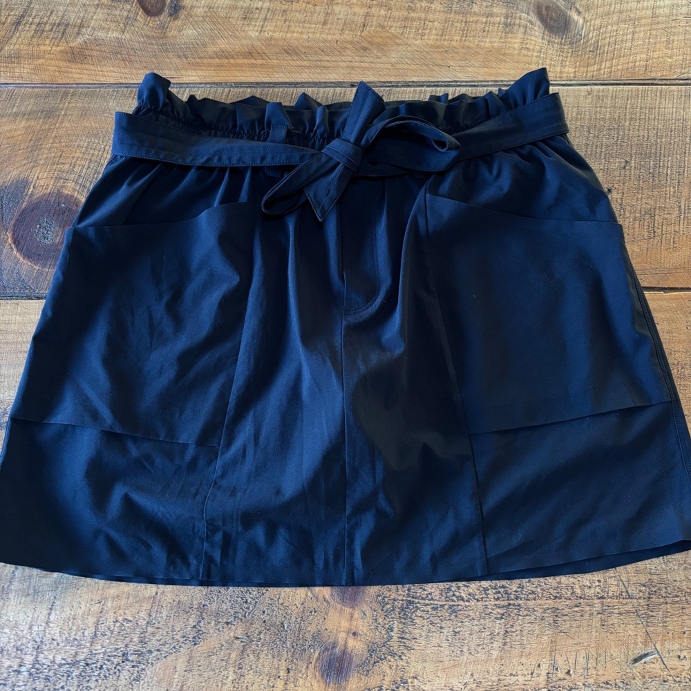 Athleta Womens Black Skyline Paper Bag Skort Pockets Waistband Athleisure 10